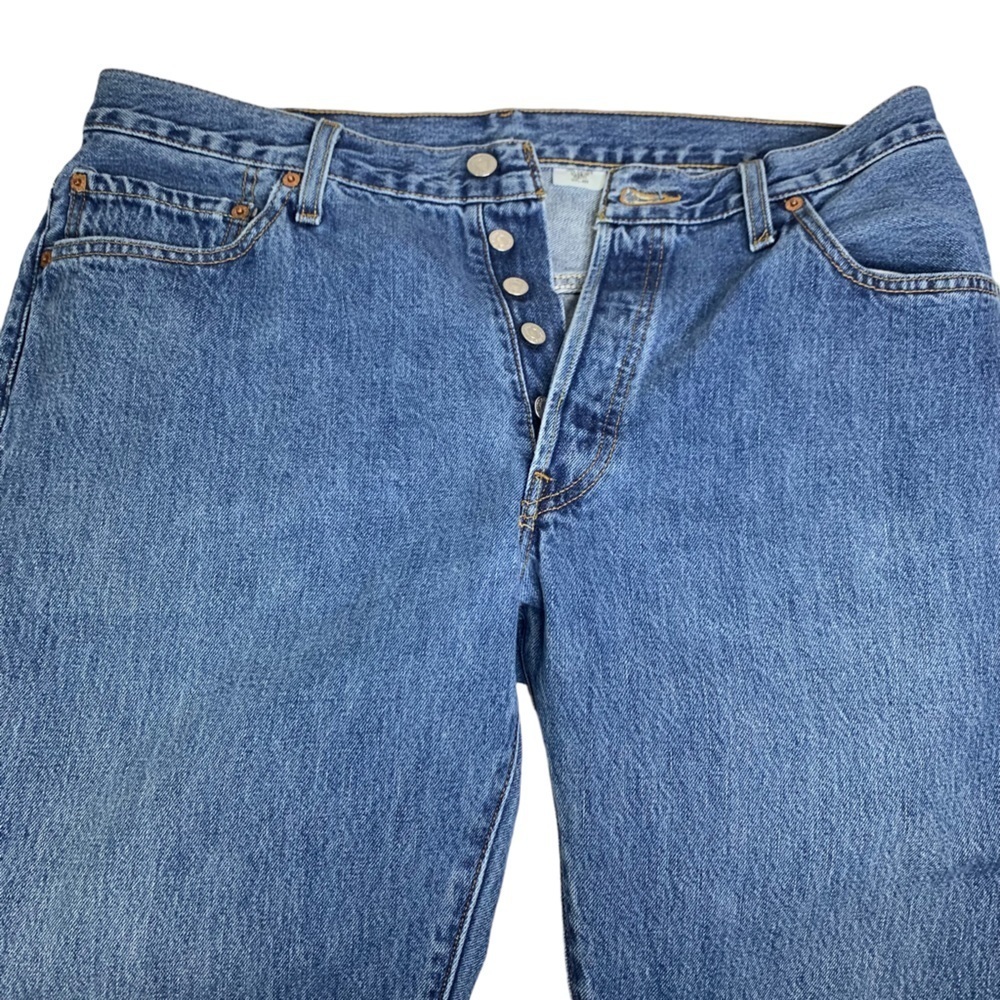 Men’s 501 Button Fly Levi’s Medium Wash Size 36”X30” EXCELLENT Condition